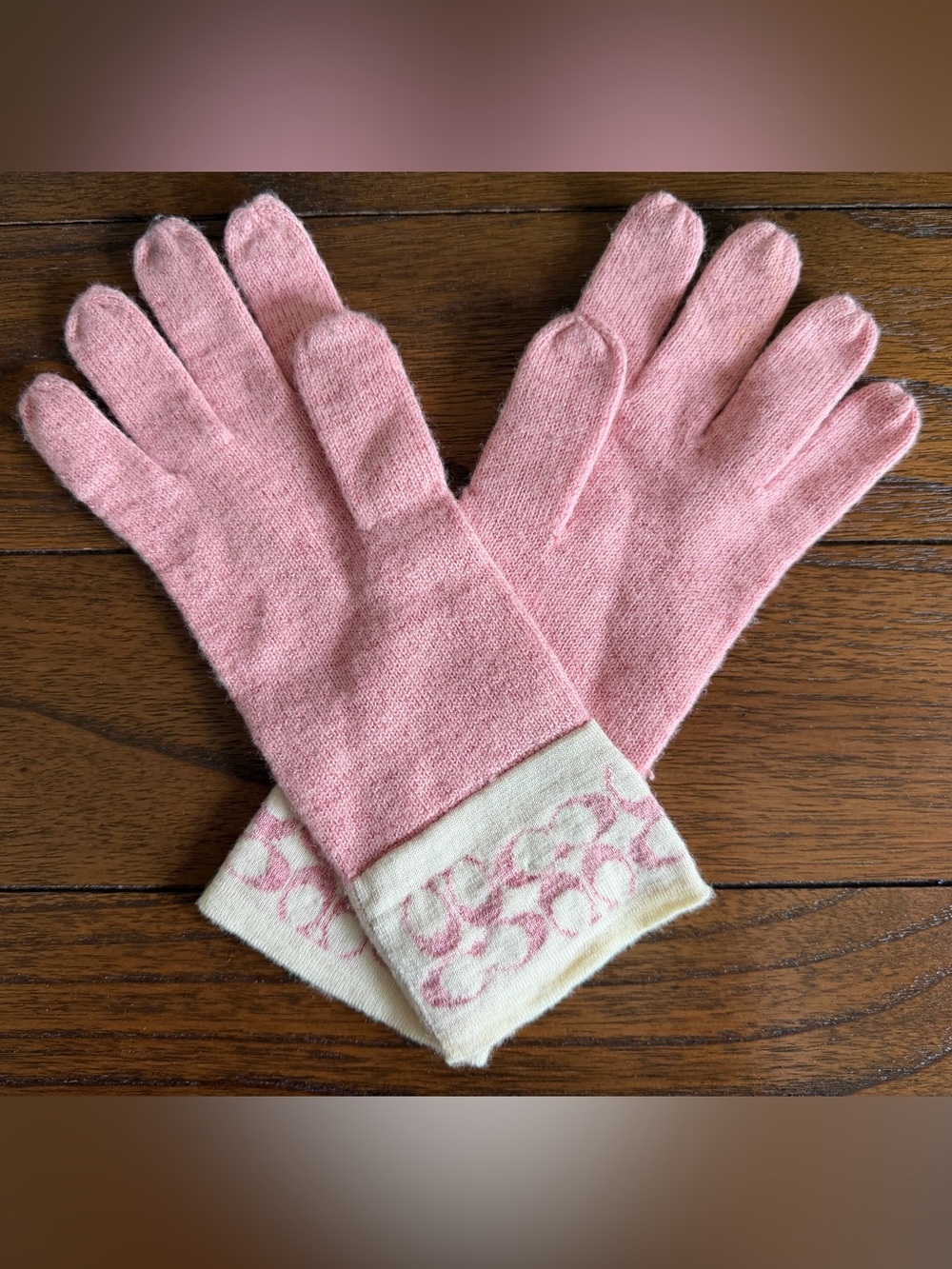 Coach Pink Merino Wool Signature Gloves One Size | Gently Used Reversible Cuff